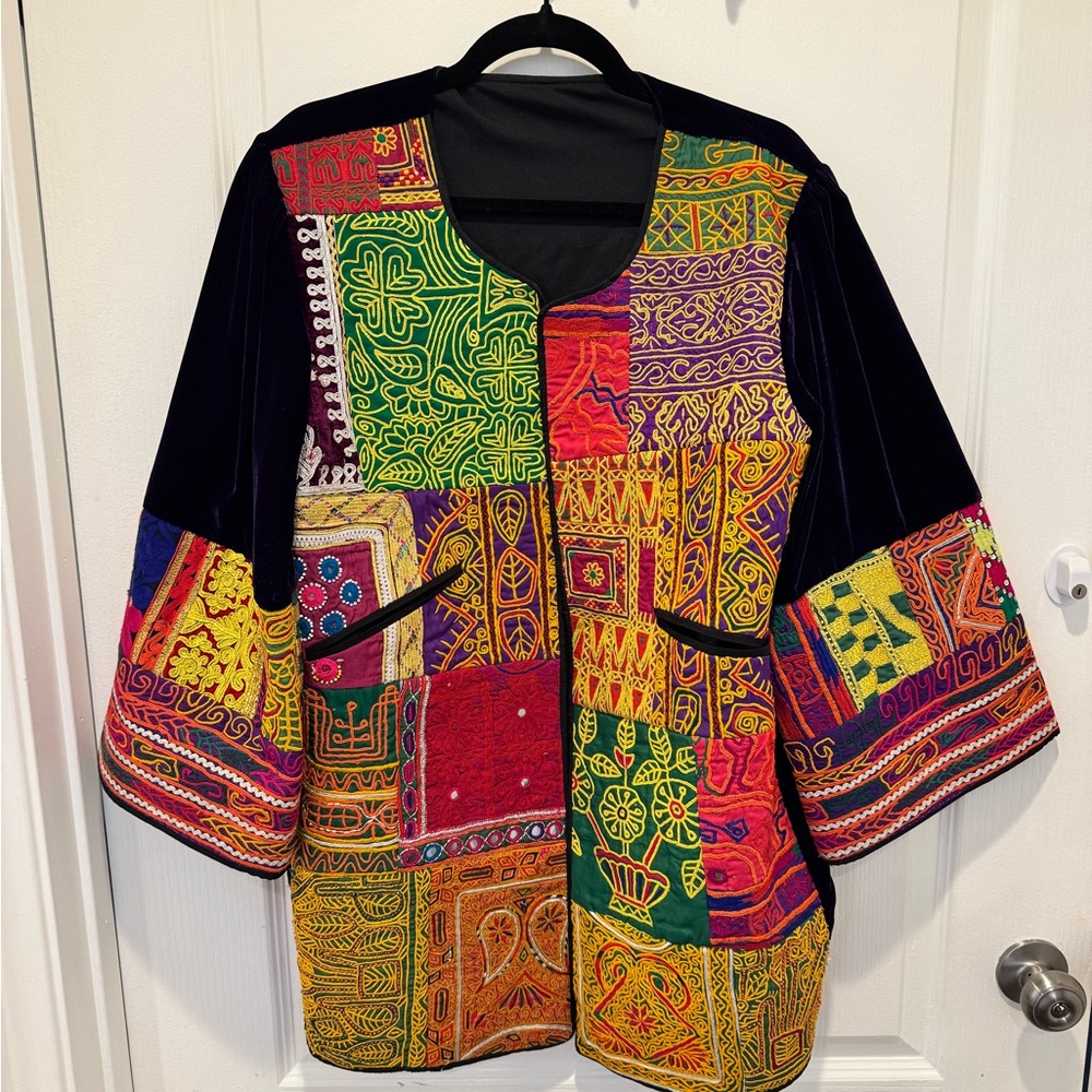 Handmade Afghani chapan. One size can fit up to a size XXL